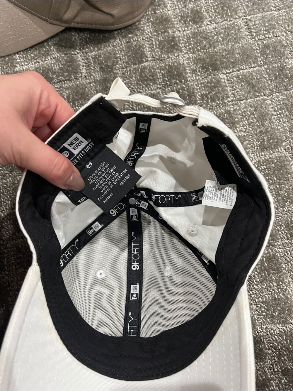 Gymshark Men’s White & Taupe Logo Baseball Caps - Picture 11 of 11